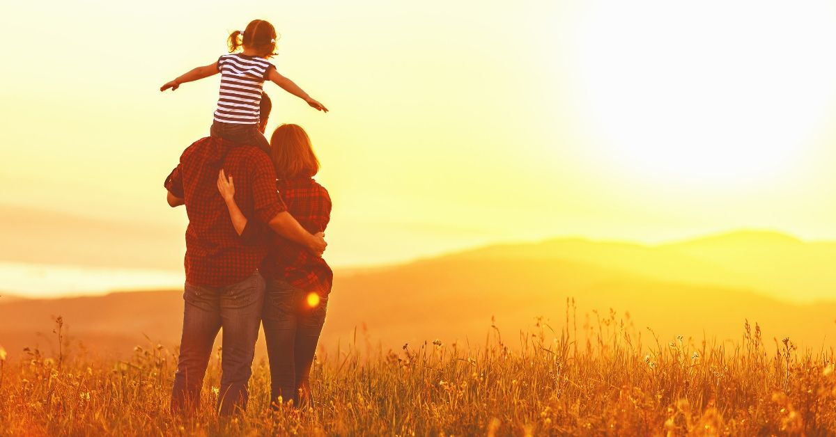 Family watching the sunset - Day treatment programs for adults and teens in Utah
